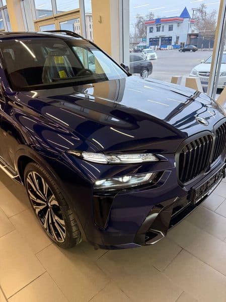 BMW X7 2025