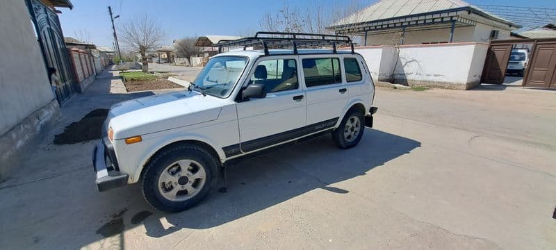 Lada 2131 2016