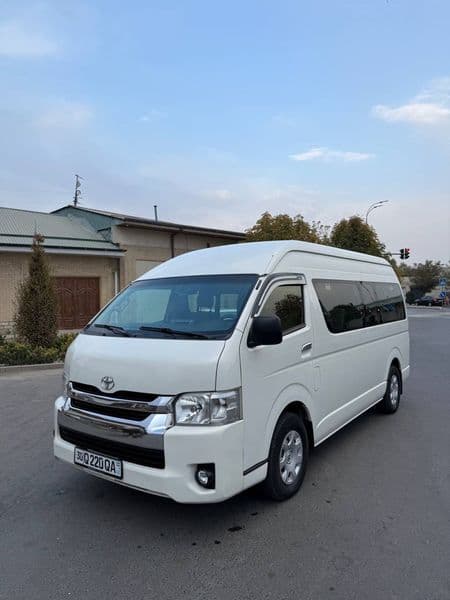 Toyota Hiace 2018