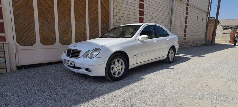 Mercedes-Benz E 220 2001 — 8