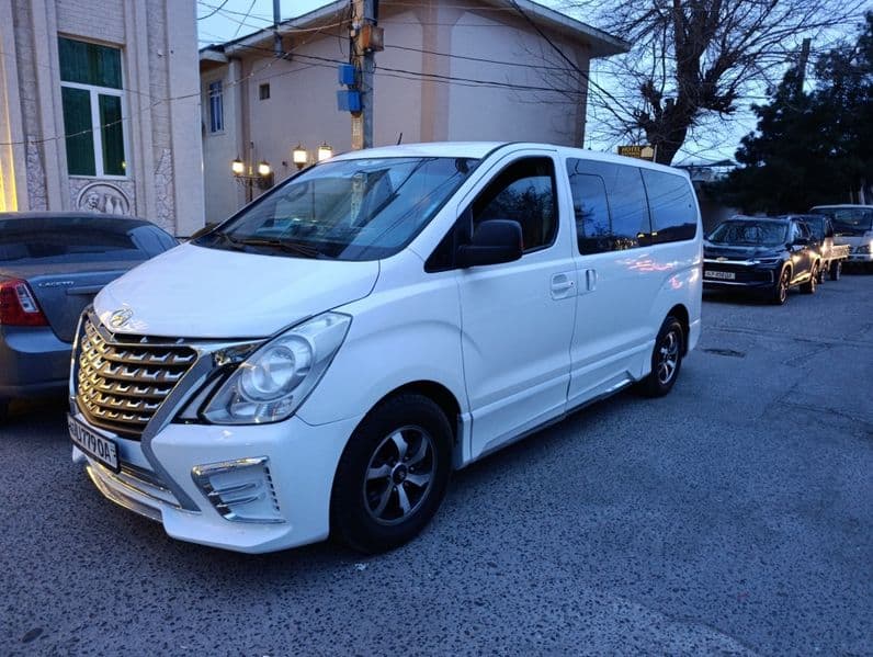Hyundai H-1 starex 2011