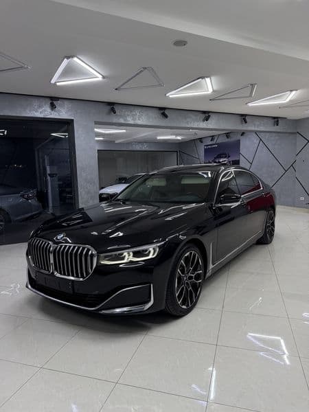 BMW 730 2019