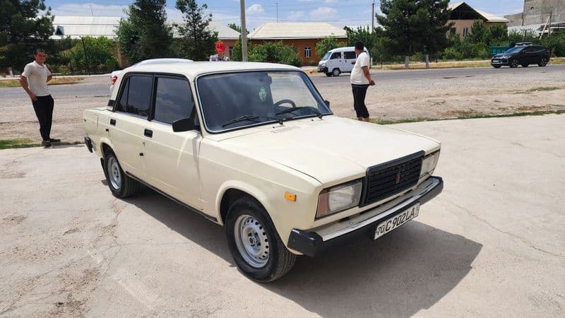 VAZ 2107 2000