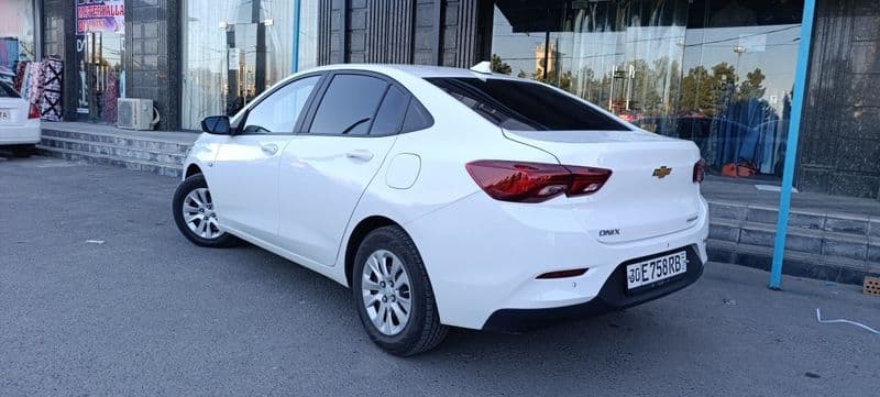 Chevrolet Onix 2023 — 2