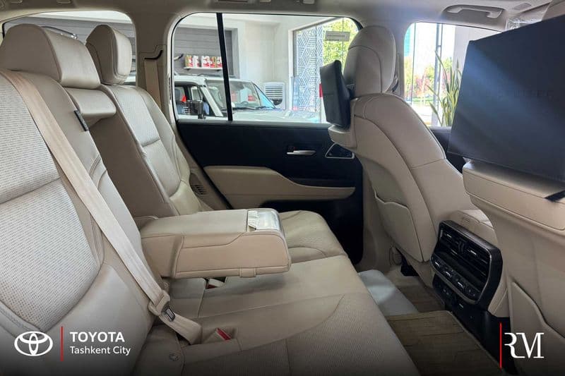 Toyota Land Cruiser 2024 — 4