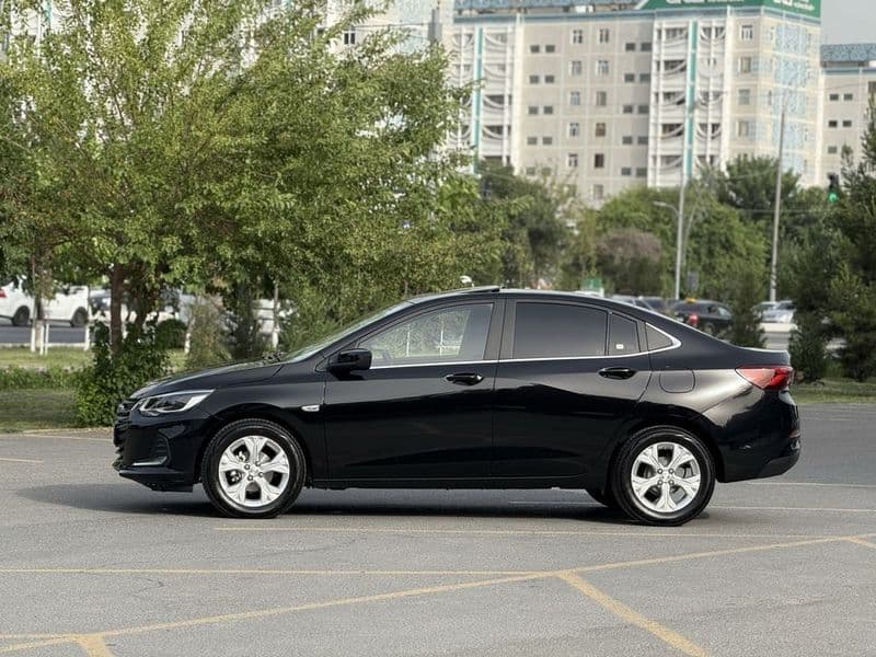 Chevrolet Onix 2023 — 2