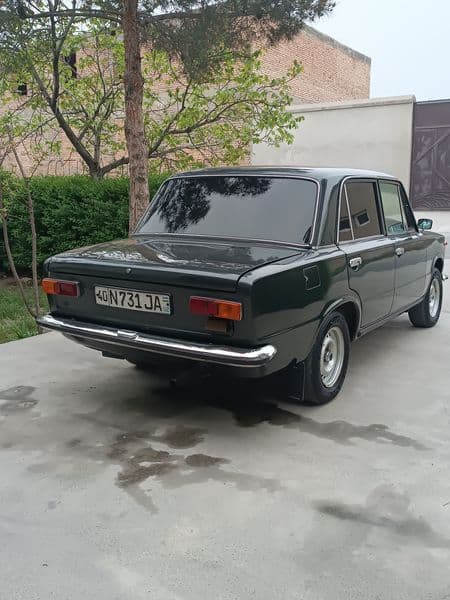 VAZ 21011 1980 — 2
