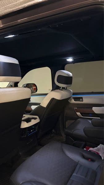 Toyota Sequoia 2023 — 4