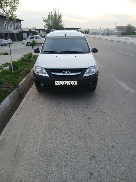 Lada Largus 2013