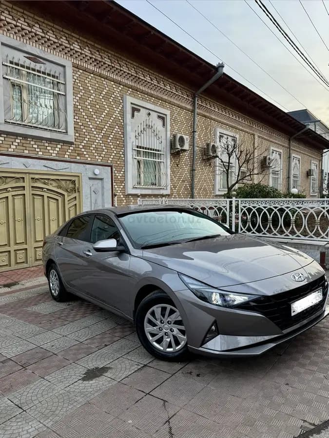 Hyundai Elantra null