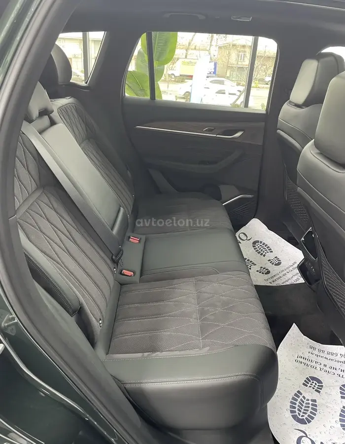 Geely Monjaro null — 5