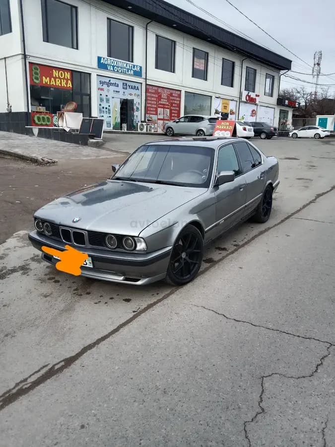 BMW 335 1988