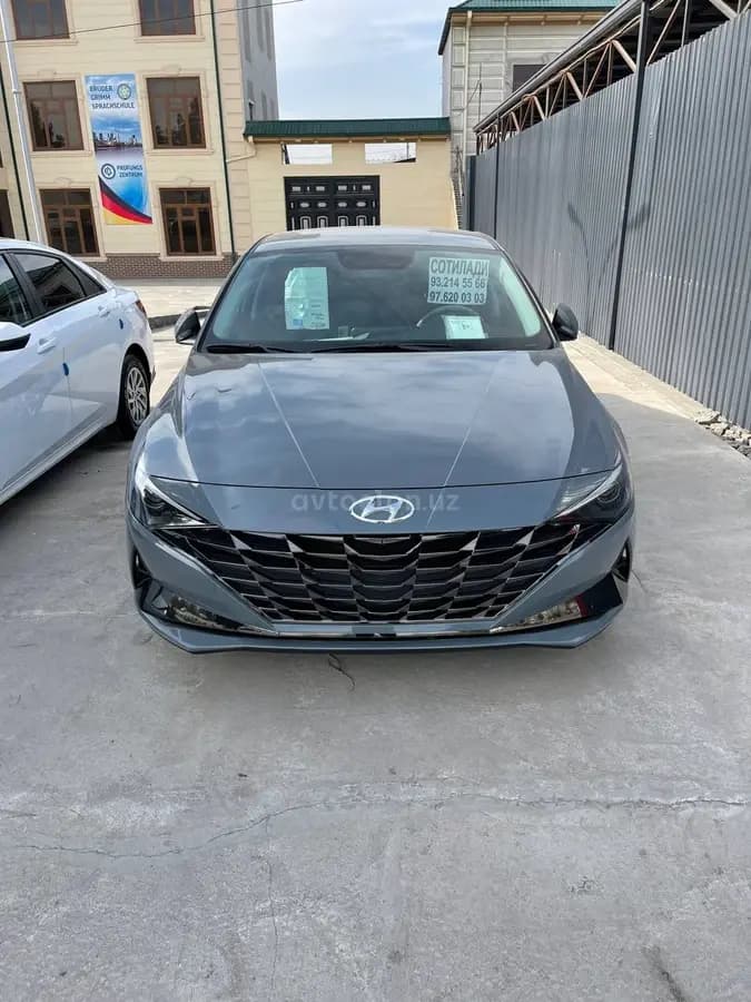 Hyundai Elantra null