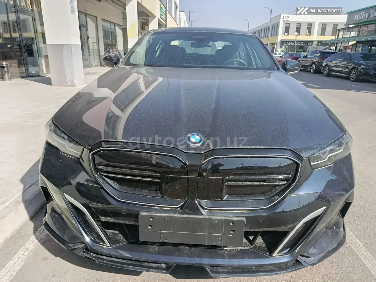 BMW i5 2025