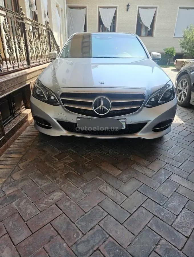 Mercedes-Benz E 300 null
