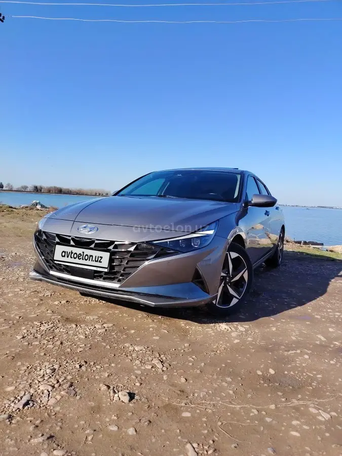 Hyundai Elantra null