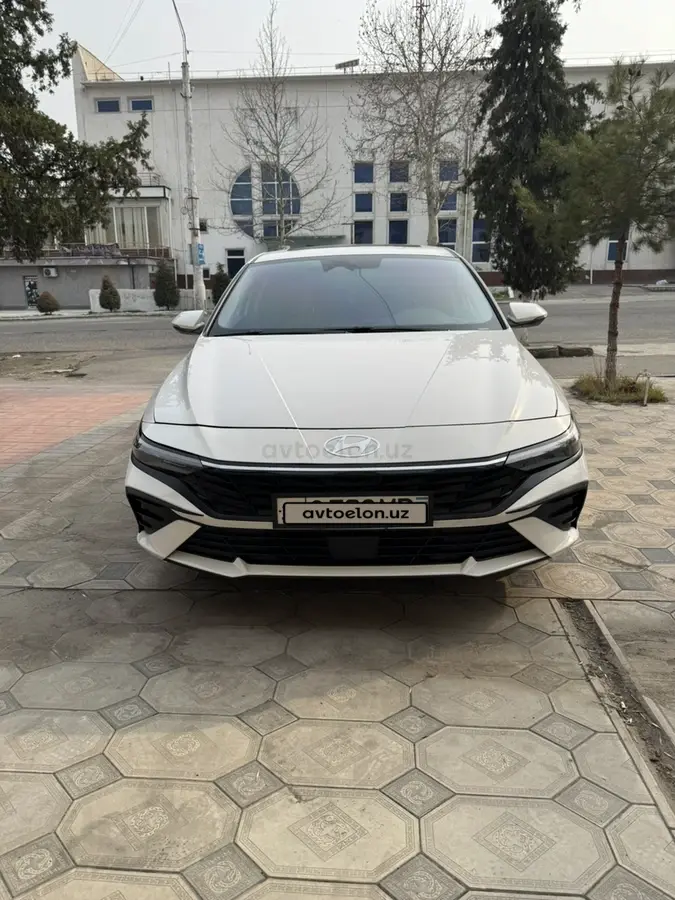 Hyundai Elantra null