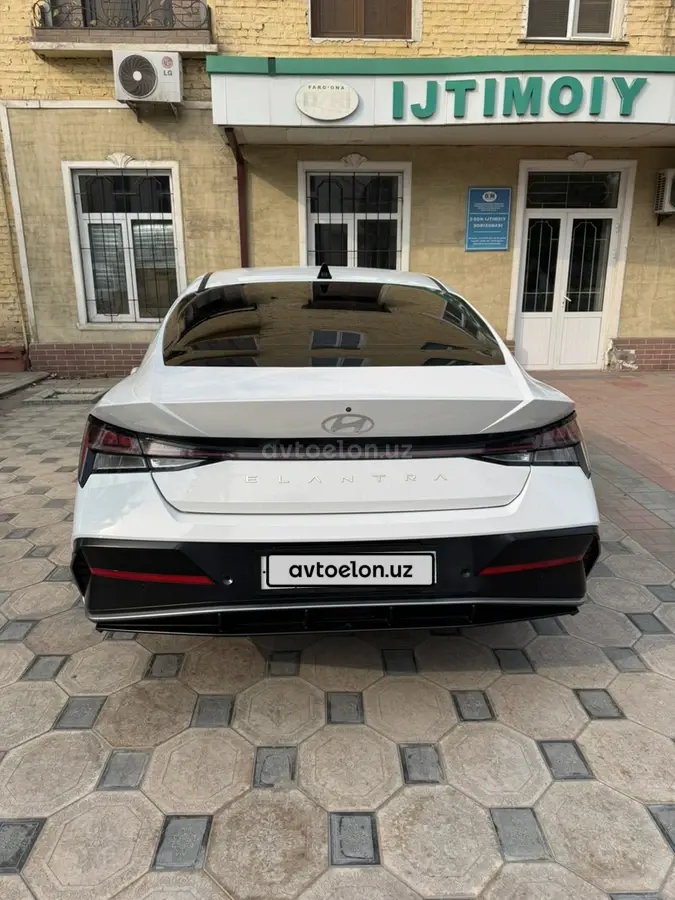 Hyundai Elantra null — 3