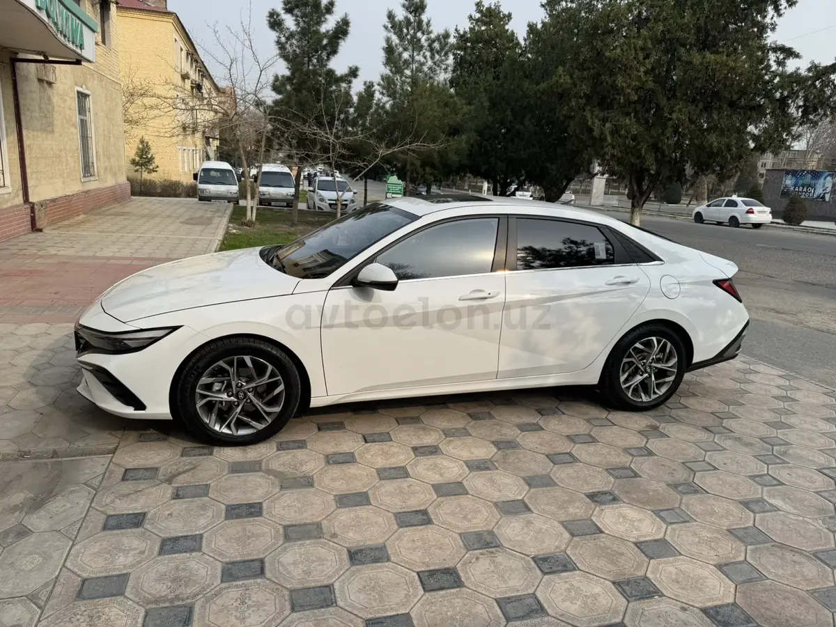 Hyundai Elantra null — 4