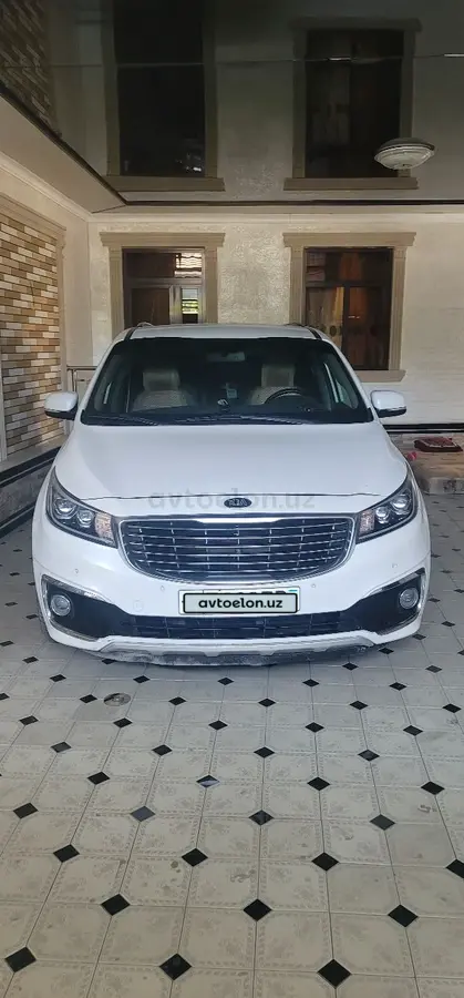 Kia Carnival null