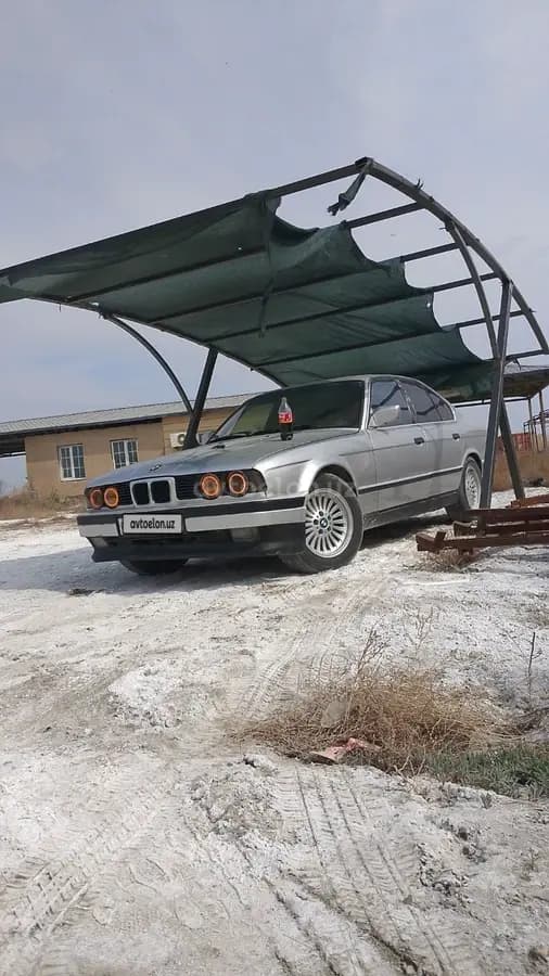 BMW 525 1990